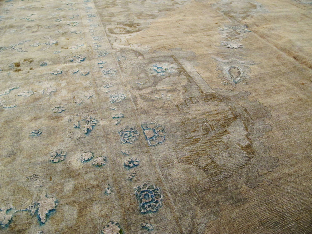 Antique Persian Tabriz Hagi Jalili Carpet, No.15494 - Staging