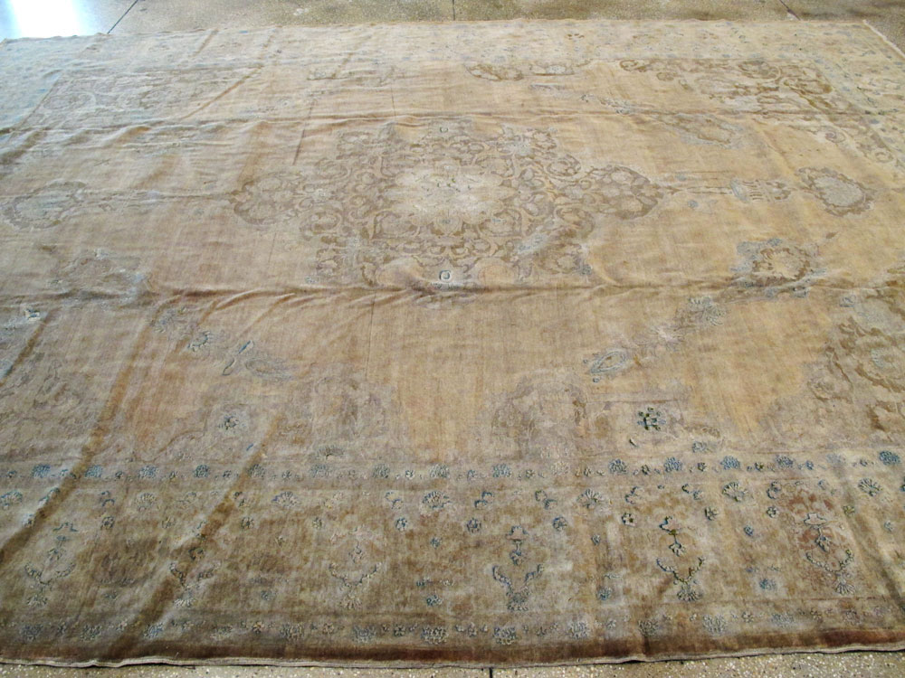 Antique Persian Tabriz Hagi Jalili Carpet, No.15494 - Staging