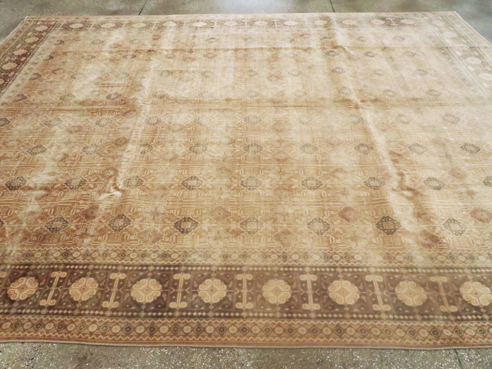 Vintage Persian Tabriz Carpet, No.15499 - Staging