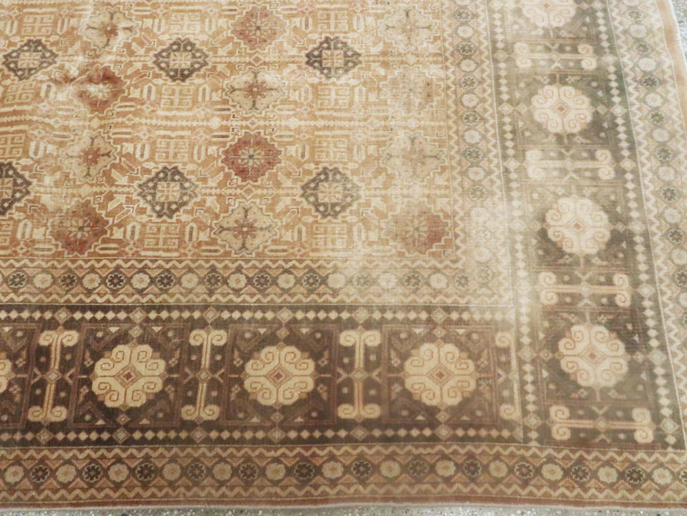Vintage Persian Tabriz Carpet, No.15499 - Staging