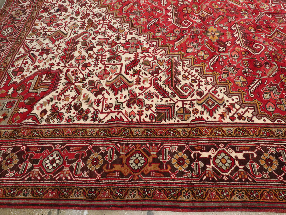 Vintage Persian Heriz Carpet, No.15530 - Staging