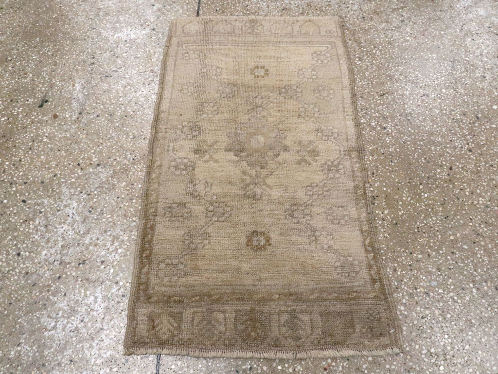 Antique Turkish Oushak Rug, No.15646 - Staging