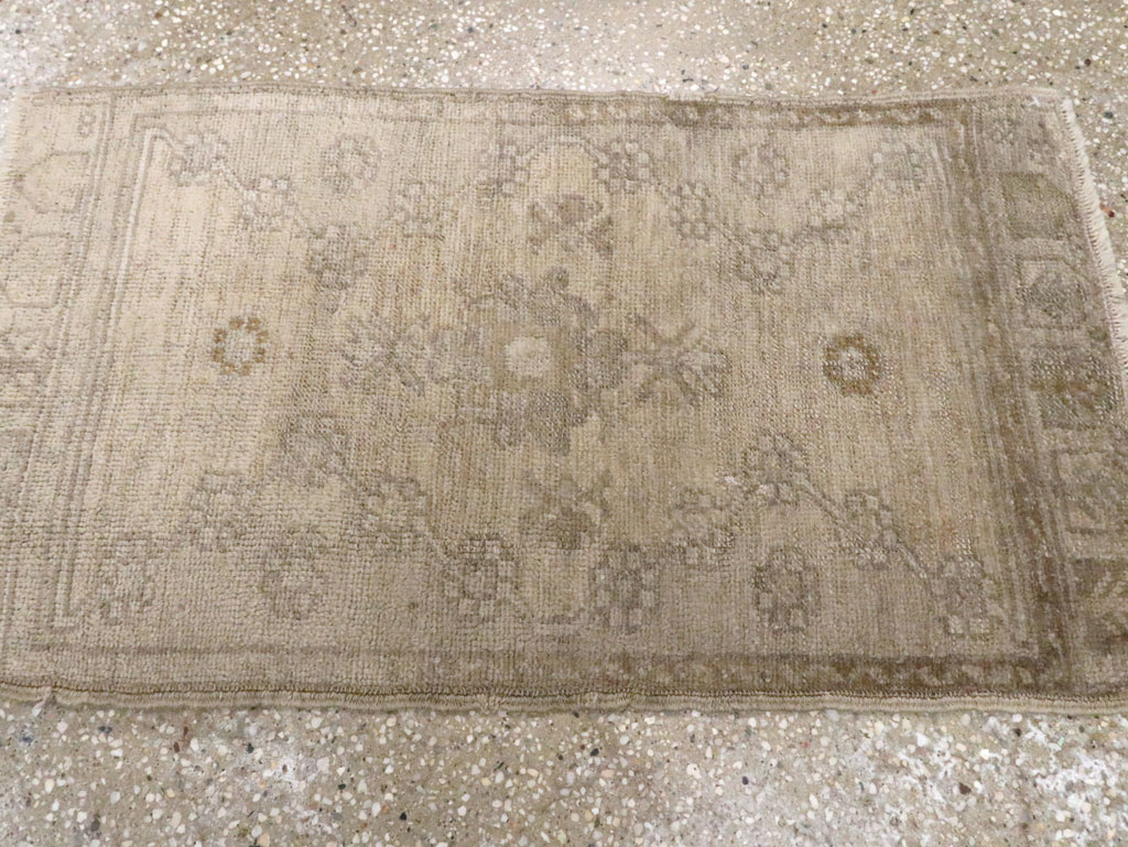 Antique Turkish Oushak Rug, No.15646 - Staging