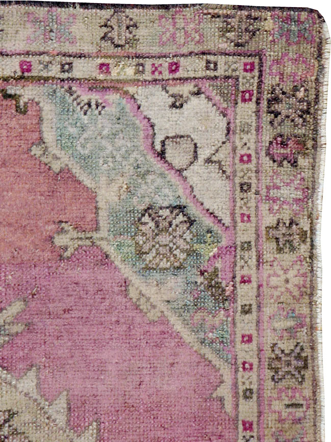 Antique Turkish Oushak Rug, No.15696 - Staging