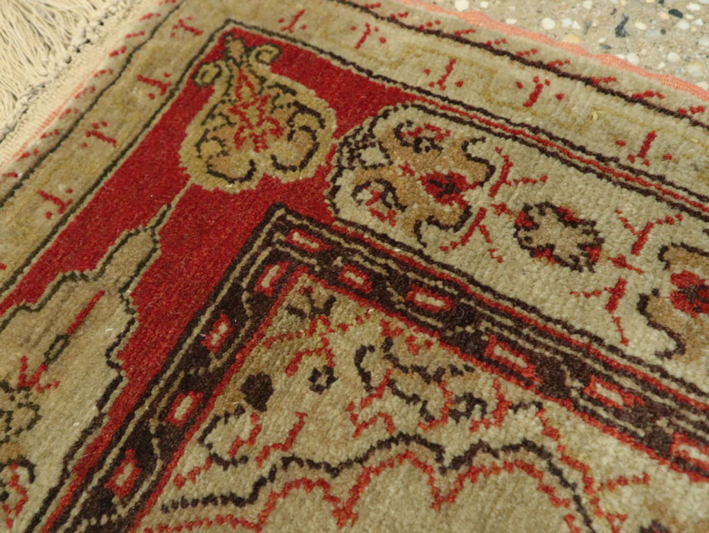 Vintage Turkish Herekeh Rug, No.15700 - Staging