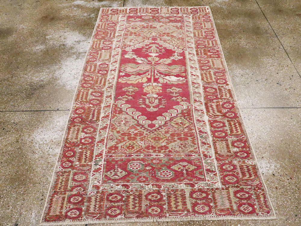 Antique Turkish Ghiordes Rug, No.15847 - Staging