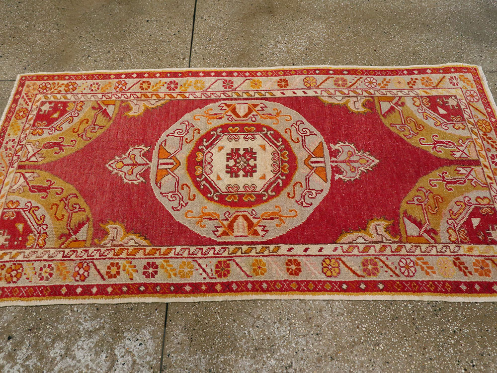 Antique Turkish Oushak Rug, No.15861 - Staging