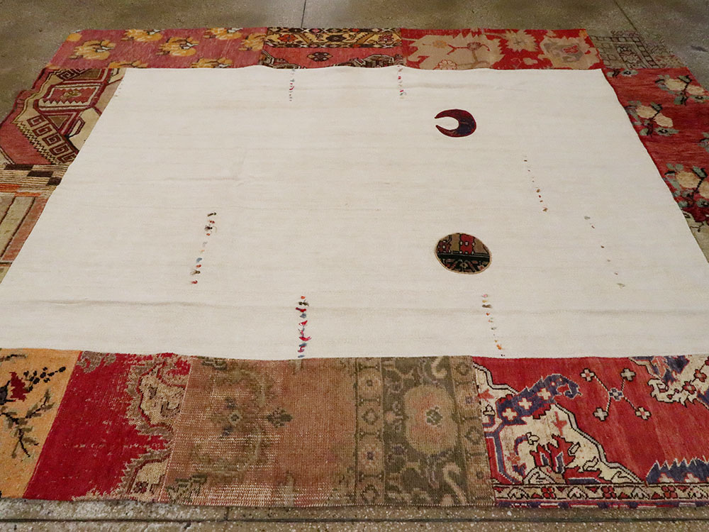 Modern Turkish Anatolian Patchwork Accent Carpet, No.15869 - Staging