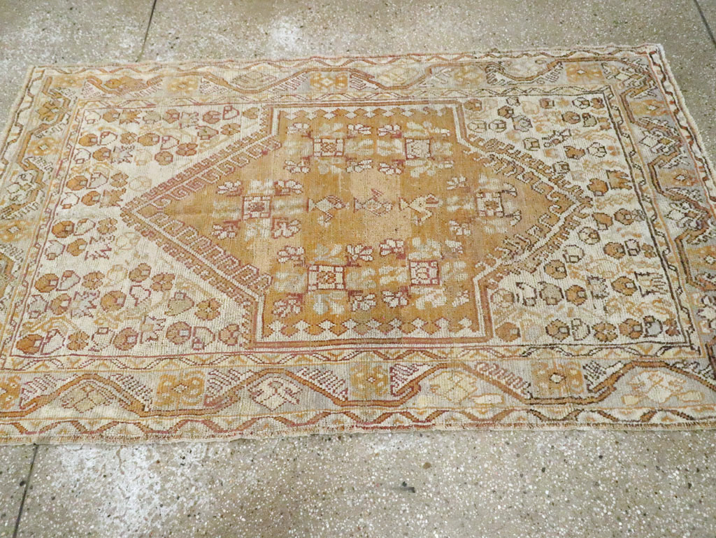 Antique Turkish Ghiordes Rug, No.15940 - Staging