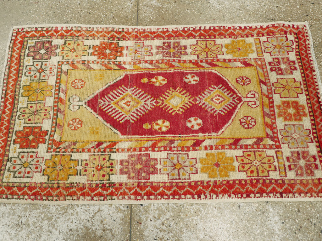Vintage Turkish Oushak Rug, No.16002 - Staging