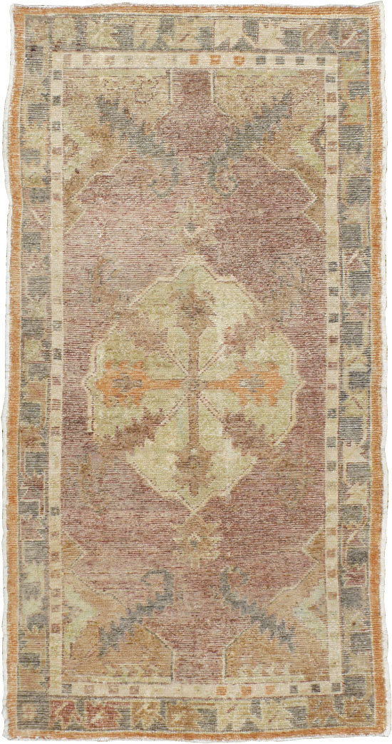 Antique Turkish Oushak Rug, No.16005 - Staging