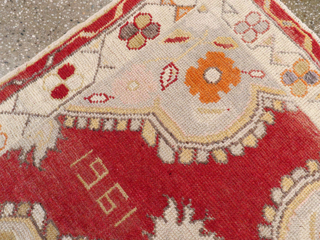 Vintage Turkish Oushak Rug, No.16019 - Staging