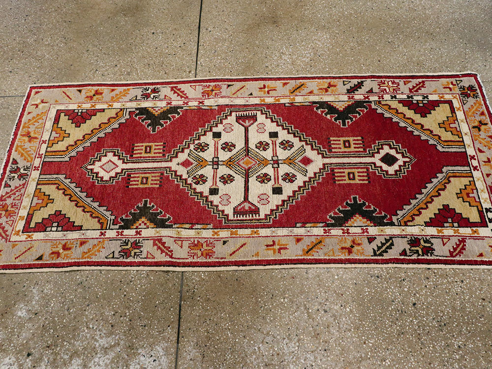 Vintage Turkish Oushak Rug, No.16020 - Staging