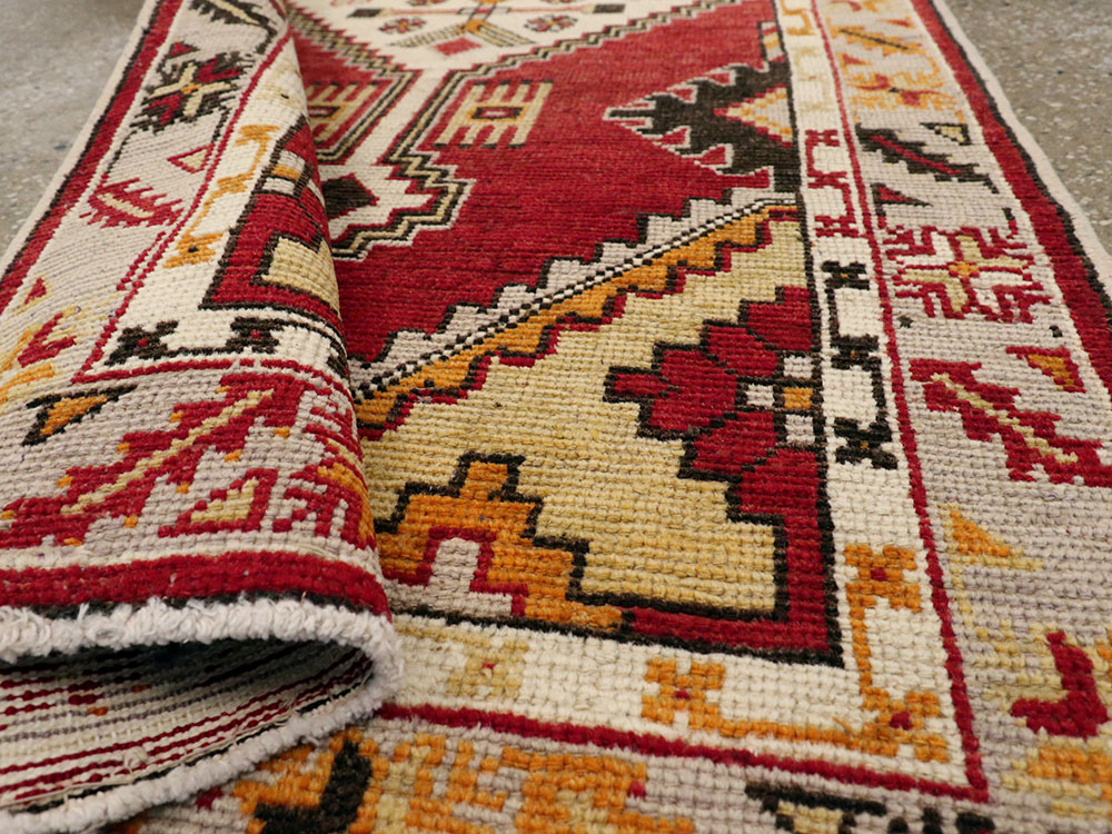 Vintage Turkish Oushak Rug, No.16020 - Staging