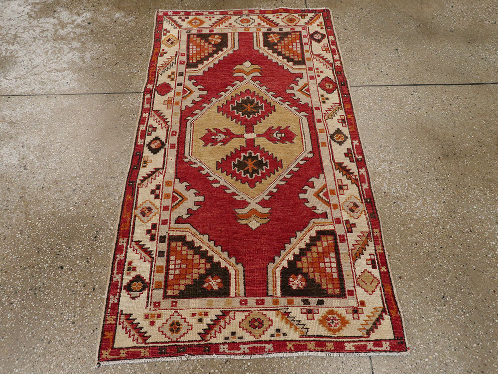 Vintage Turkish Oushak Rug, No.16021 - Staging