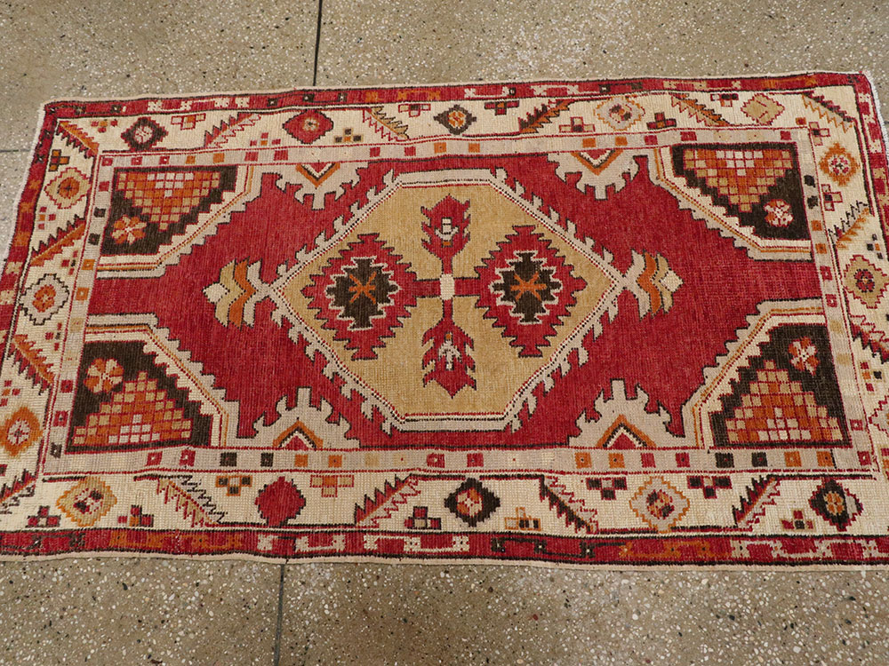 Vintage Turkish Oushak Rug, No.16021 - Staging