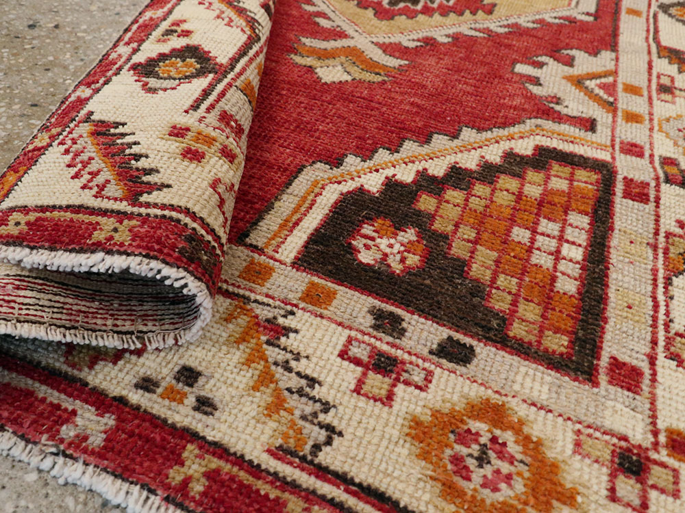 Vintage Turkish Oushak Rug, No.16021 - Staging