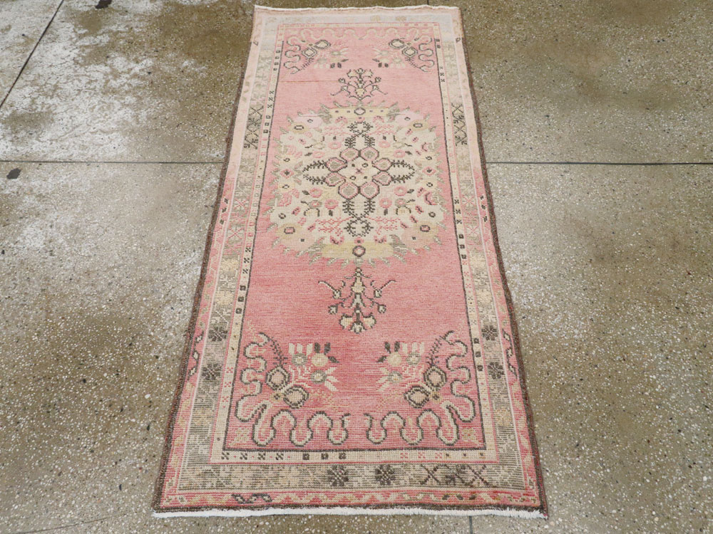 Vintage Turkish Oushak Rug, No.16023 - Staging