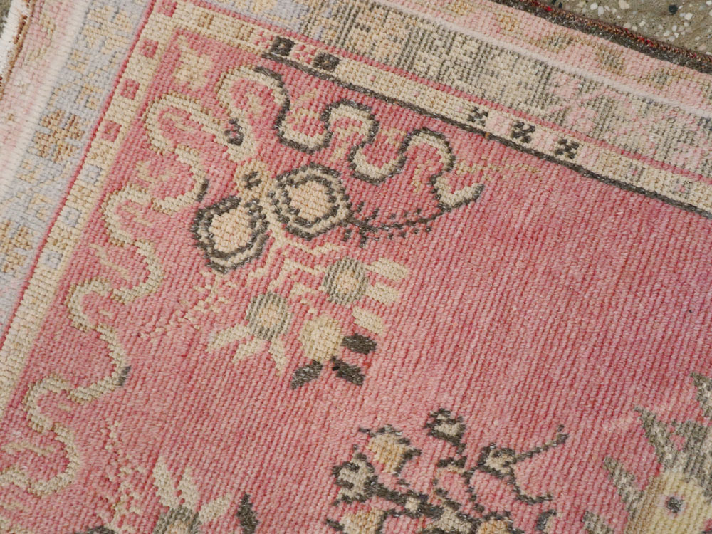 Vintage Turkish Oushak Rug, No.16023 - Staging