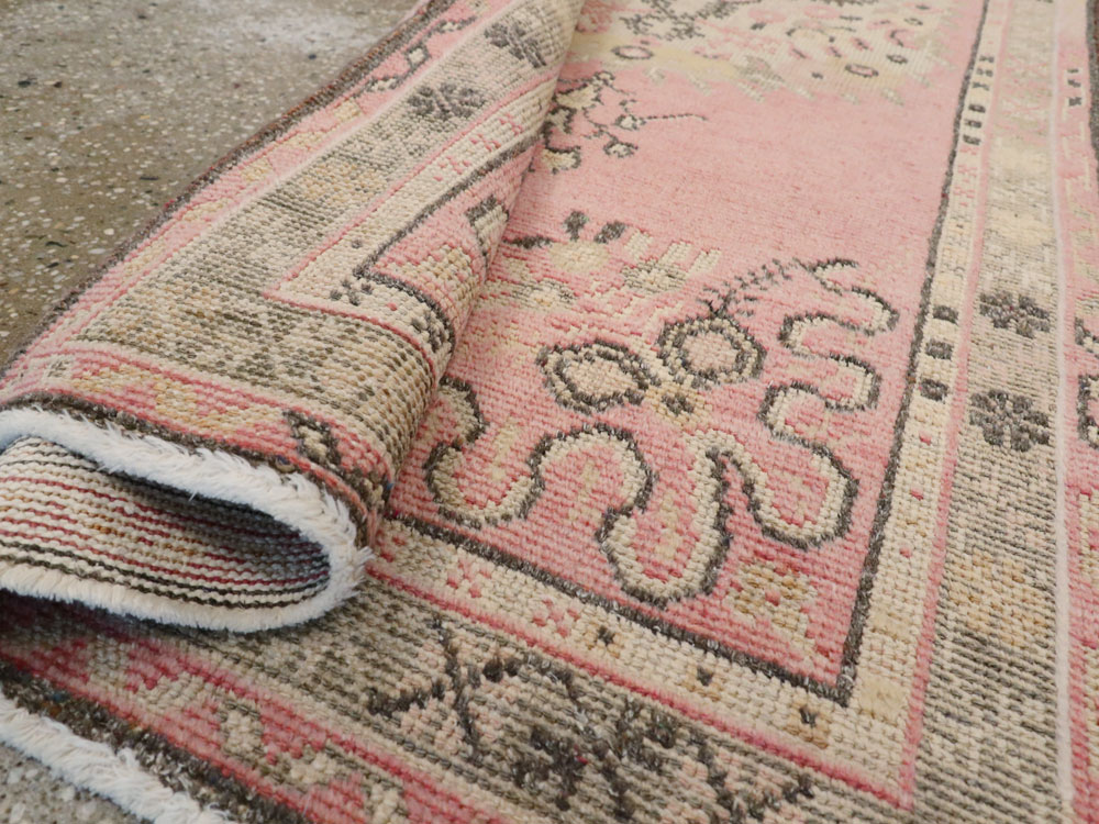 Vintage Turkish Oushak Rug, No.16023 - Staging