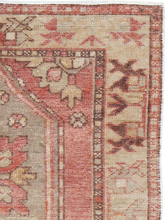 Vintage Turkish Oushak Throw Rug, No.16025 - Staging