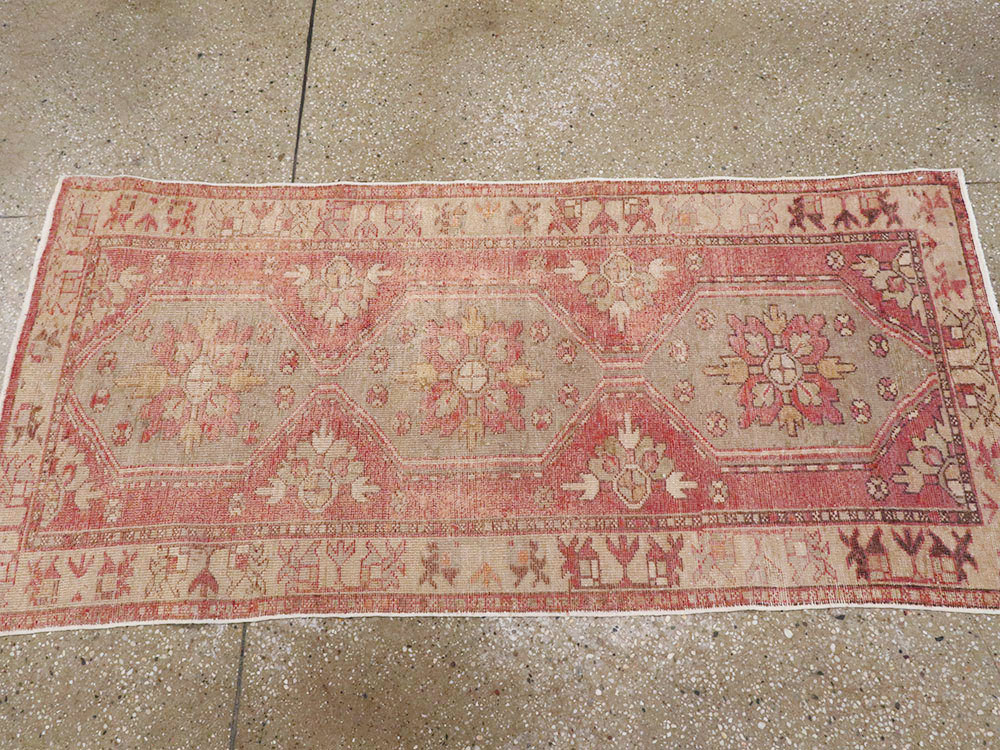 Vintage Turkish Oushak Throw Rug, No.16025 - Staging