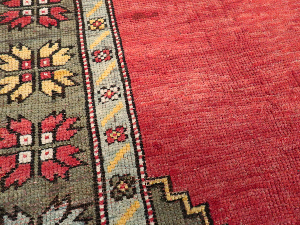 Antique Oushak Rug, No.16027 - Staging