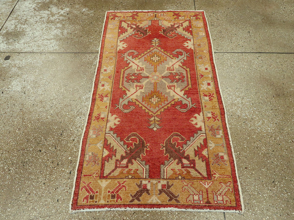Vintage Turkish Oushak Rug, No.16031 - Staging