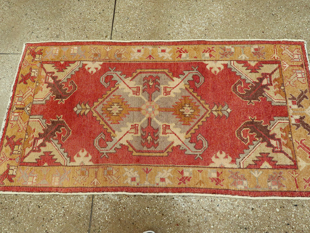 Vintage Turkish Oushak Rug, No.16031 - Staging