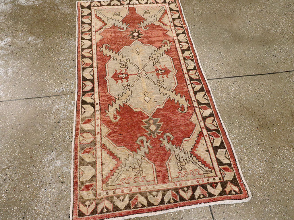 Vintage Turkish Oushak Rug, No.16037 - Staging