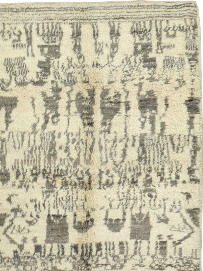 Vintage Moroccan Carpet, No.16086 - Staging