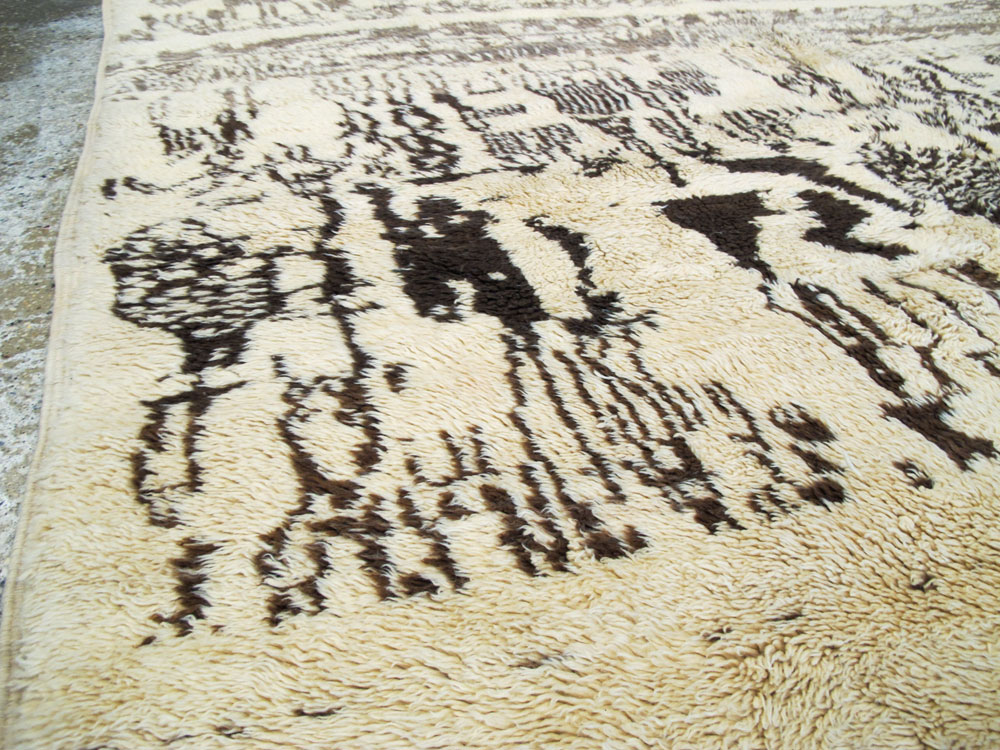 Vintage Moroccan Carpet, No.16086 - Staging