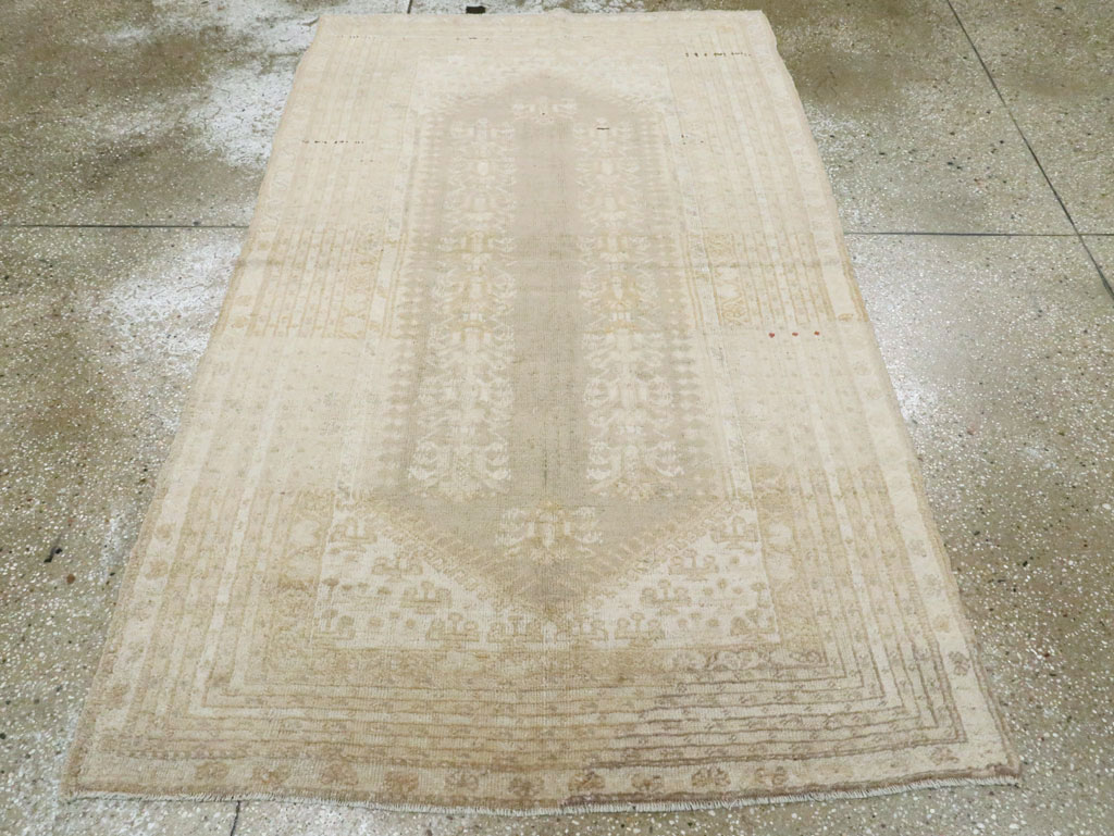 Antique Turkish Ghiordes Rug, No.16105 - Staging