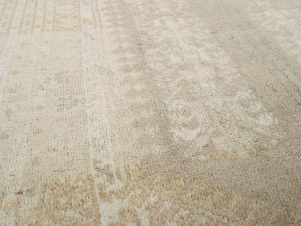 Antique Turkish Ghiordes Rug, No.16105 - Staging