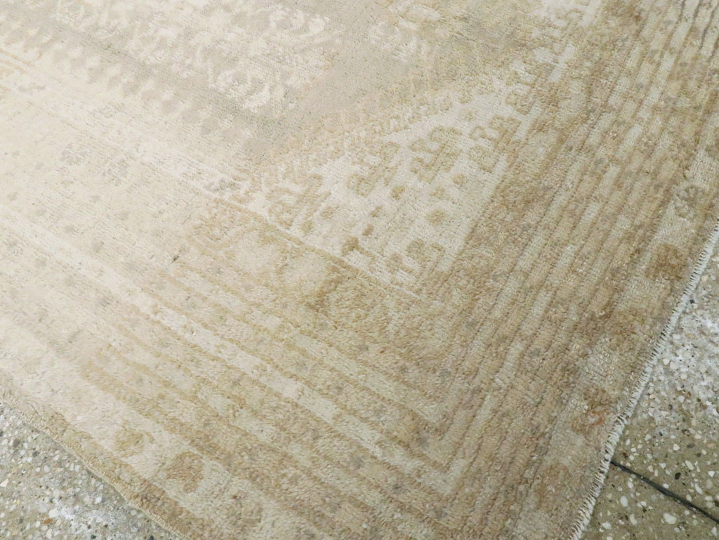 Antique Turkish Ghiordes Rug, No.16105 - Staging