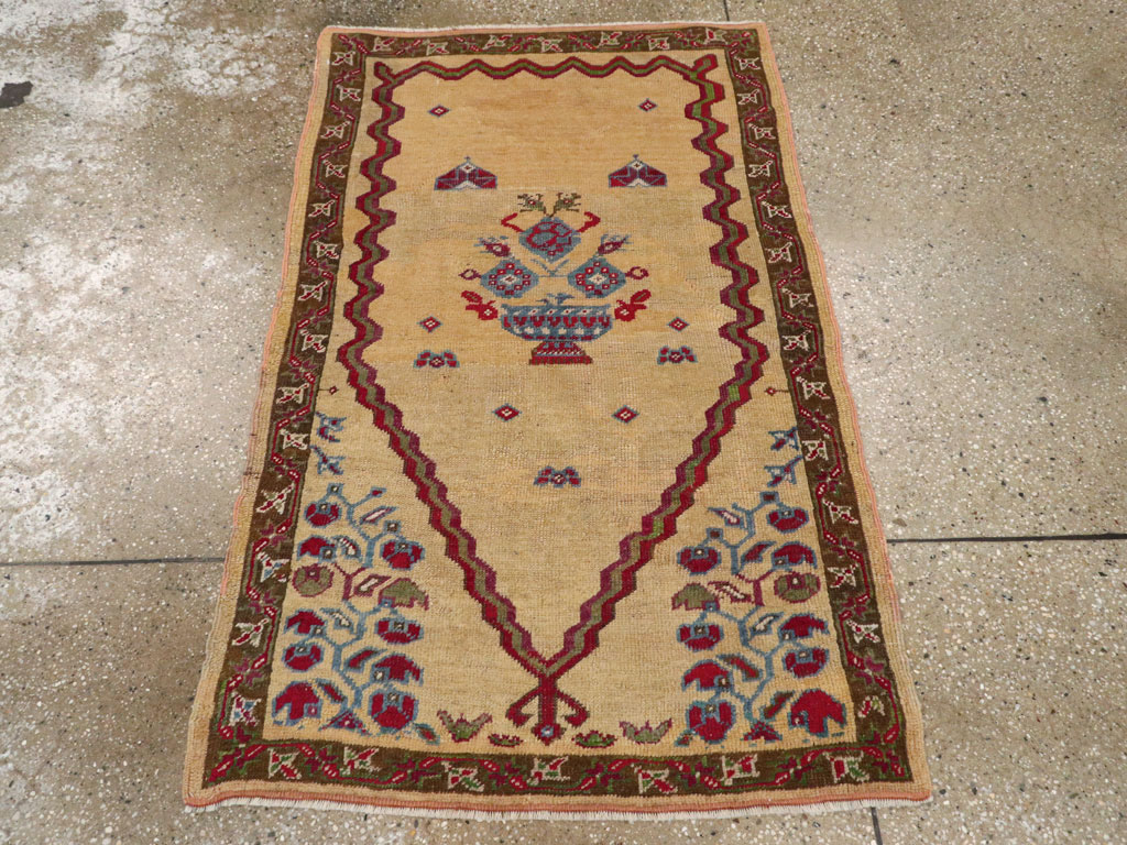 Antique Turkish Ghiordes Prayer Rug, No.16108 - Staging