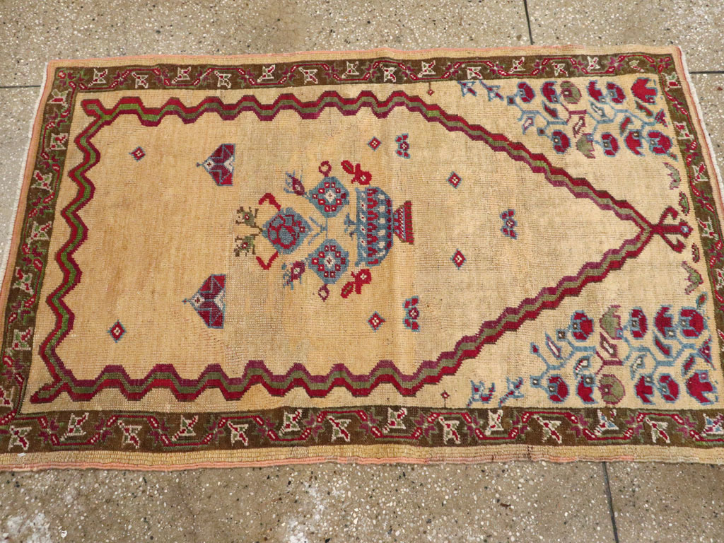 Antique Turkish Ghiordes Prayer Rug, No.16108 - Staging