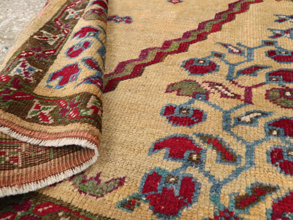 Antique Turkish Ghiordes Prayer Rug, No.16108 - Staging