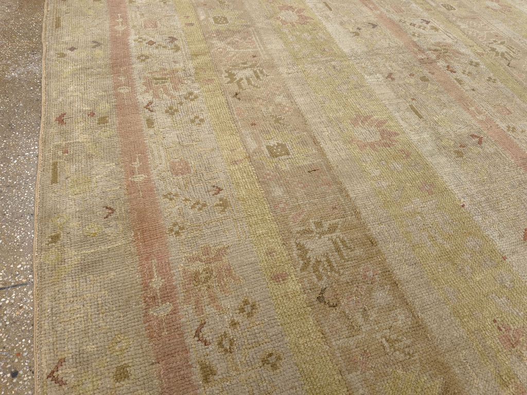 Antique Turkish Ghiordes Room Size Carpet, No.16114 - Staging