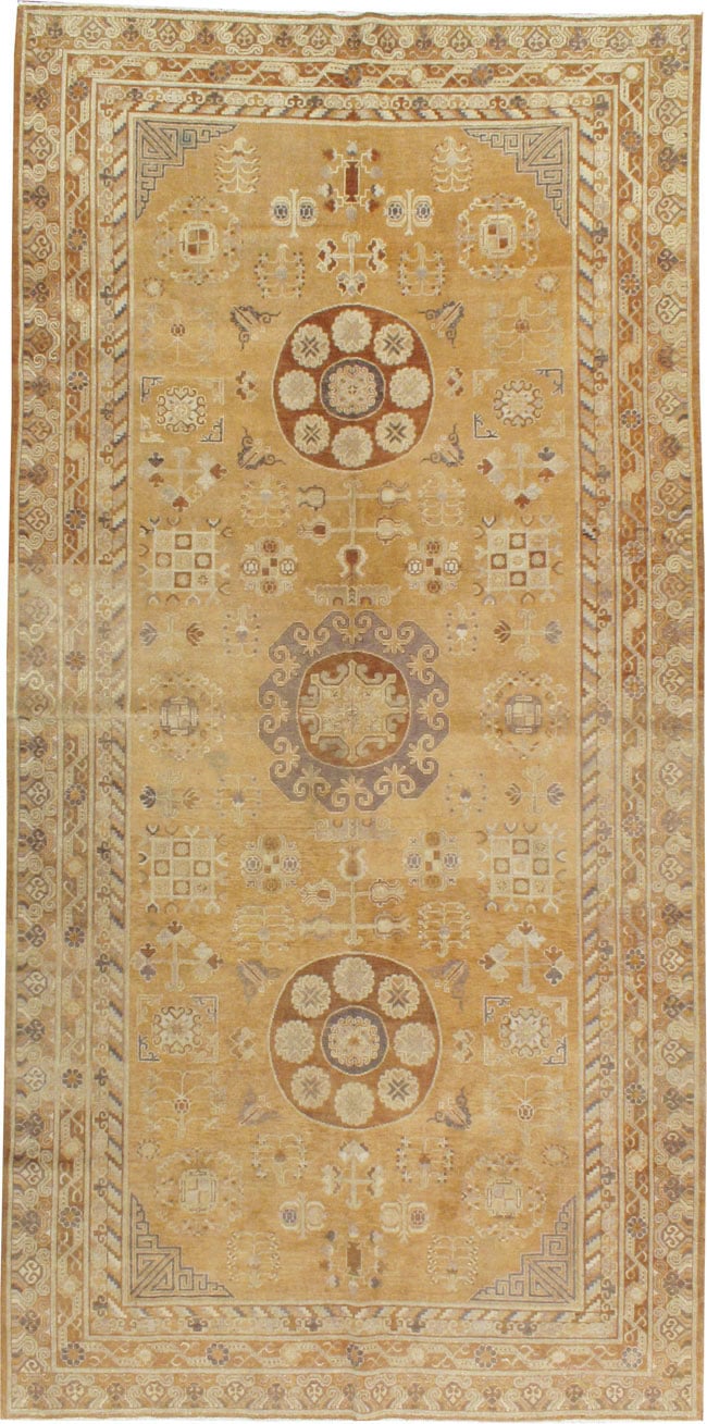 Antique East Turkest Khotan Carpet, No.16118 - Staging
