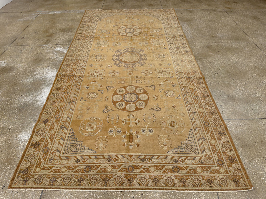 Antique East Turkest Khotan Carpet, No.16118 - Staging
