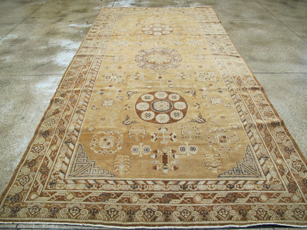 Antique East Turkest Khotan Carpet, No.16118 - Staging