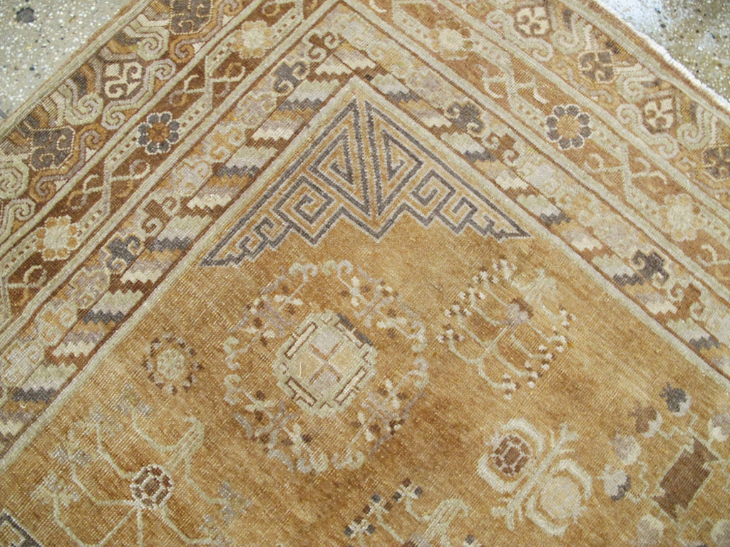 Antique East Turkest Khotan Carpet, No.16118 - Staging