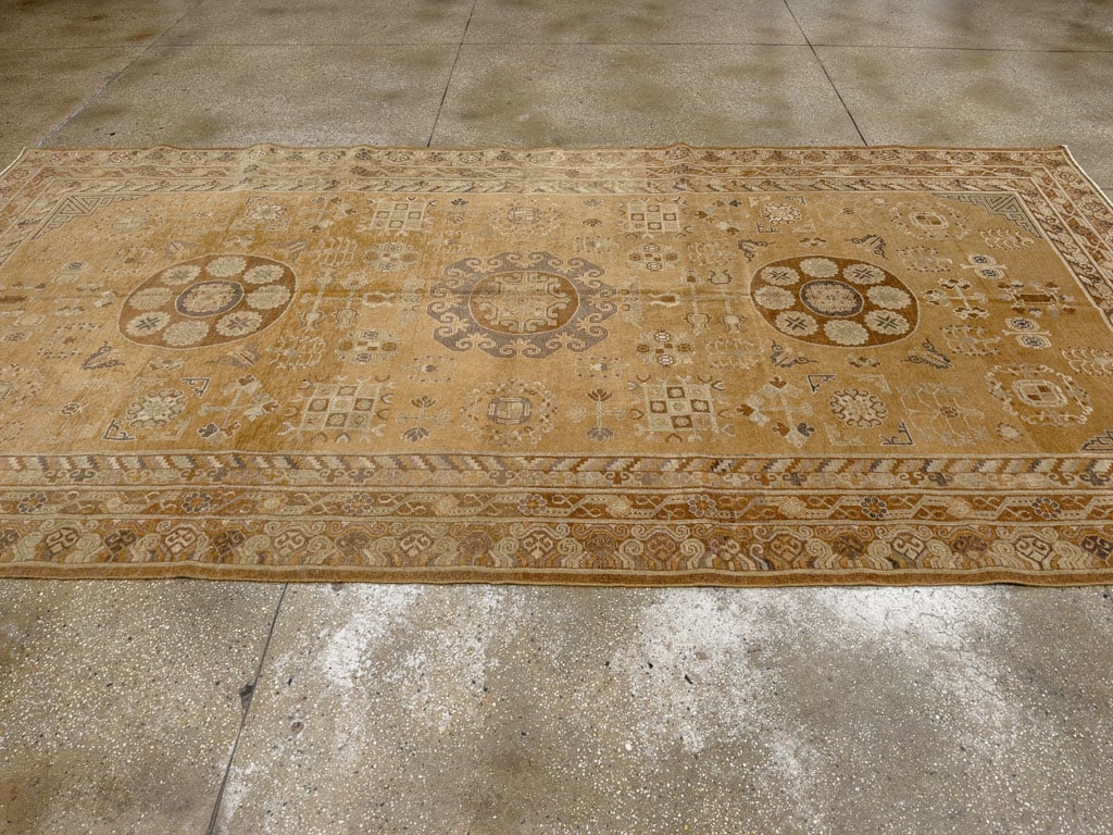 Antique East Turkest Khotan Carpet, No.16118 - Staging
