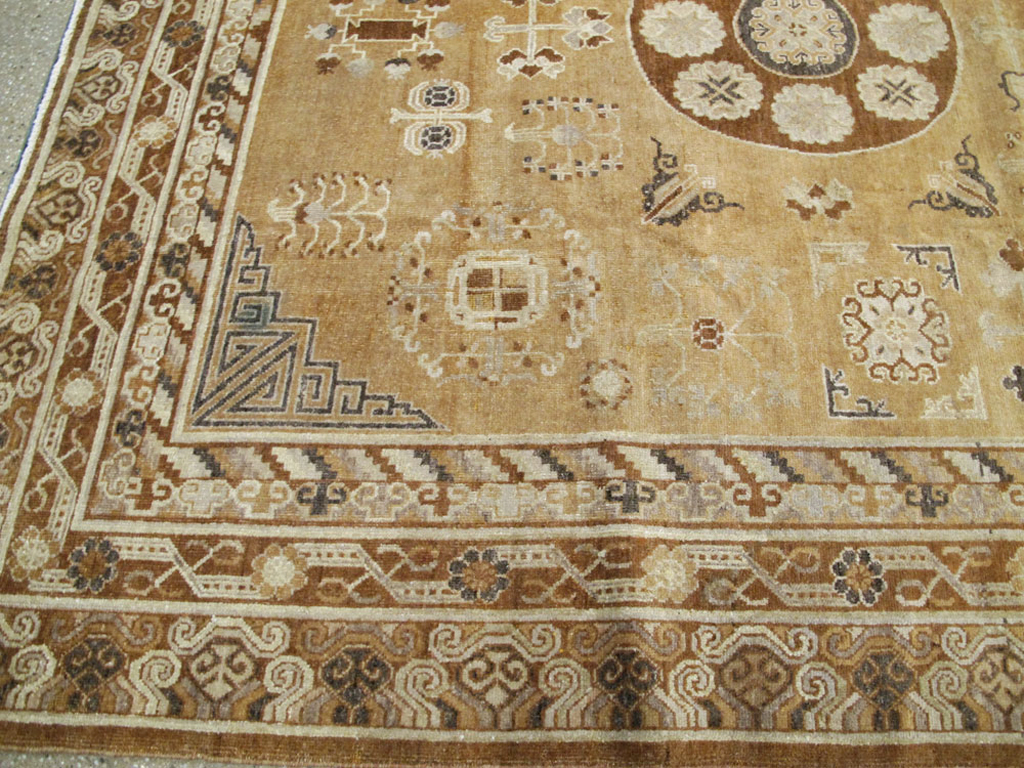 Antique East Turkest Khotan Carpet, No.16118 - Staging