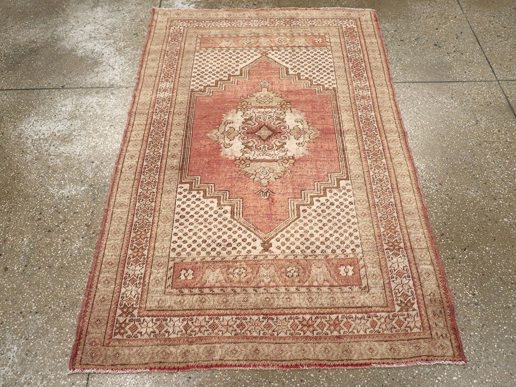 Antique Oushak Rug, No.16139 - Staging