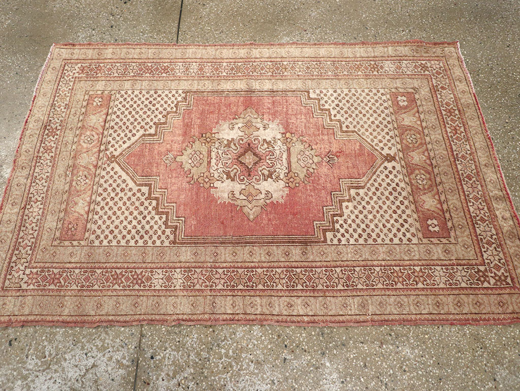 Antique Oushak Rug, No.16139 - Staging