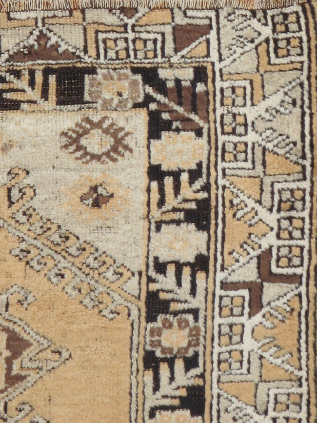 Vintage Turkish Ghiordes Rug, No.16195 - Staging