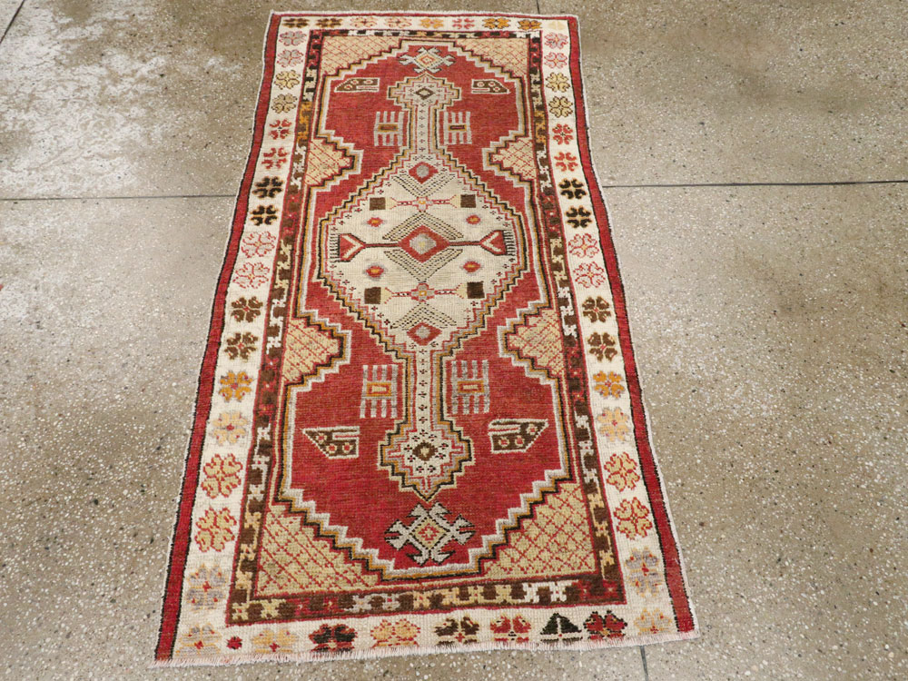 Vintage Turkish Oushak Rug, No.16196 - Staging