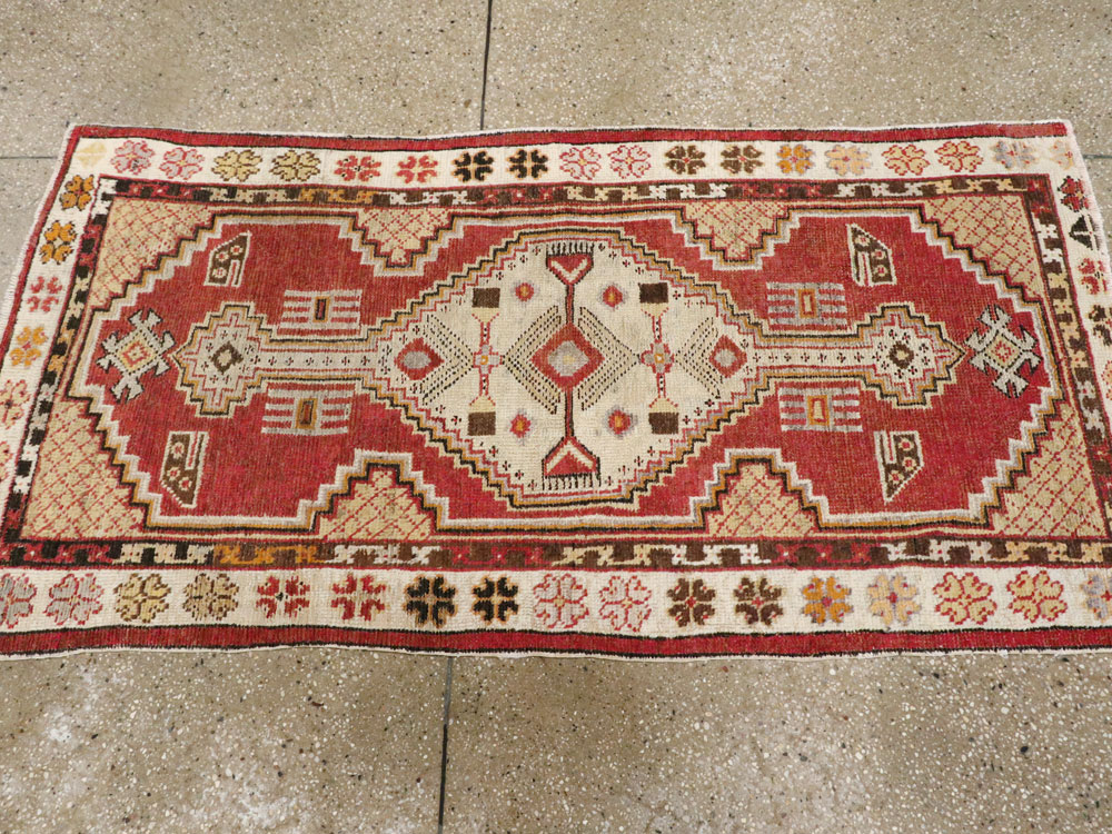 Vintage Turkish Oushak Rug, No.16196 - Staging